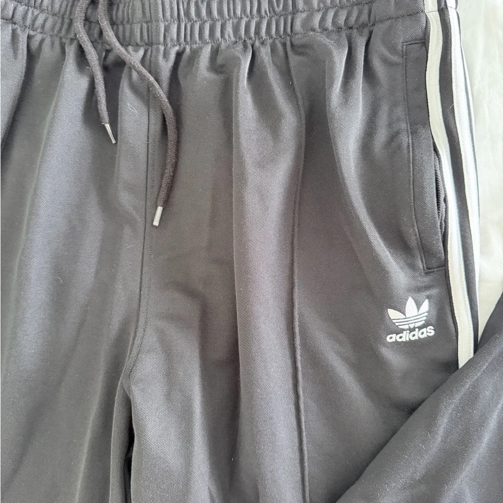 Adidas Black loose track pant Joggers with White Side Stripes - Picture 2 of 6
